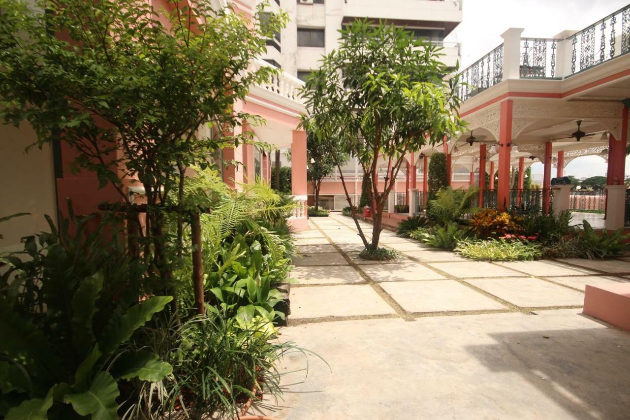 Hotel Hiranyakul House Bangkok Exterior foto